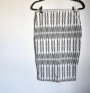 ZARA Geometric Knit Pencil Skirt Size M Black White Retro Mod Diamond Print